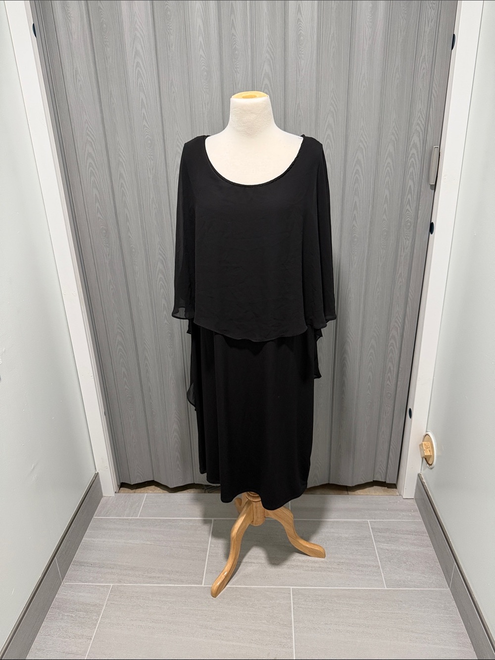 Glamour Black Layered Midi Dress